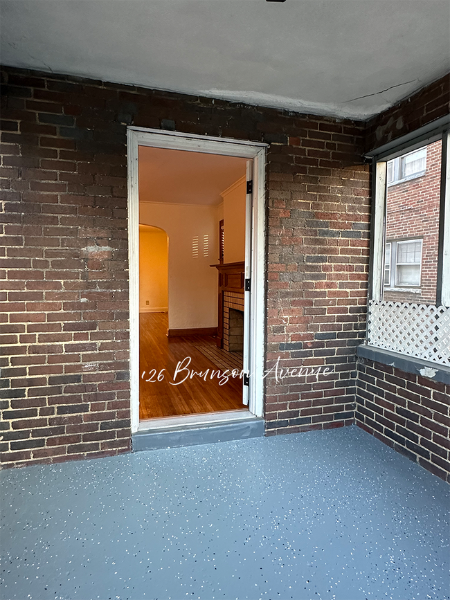 Foto del edificio - 126 Brunson Ave