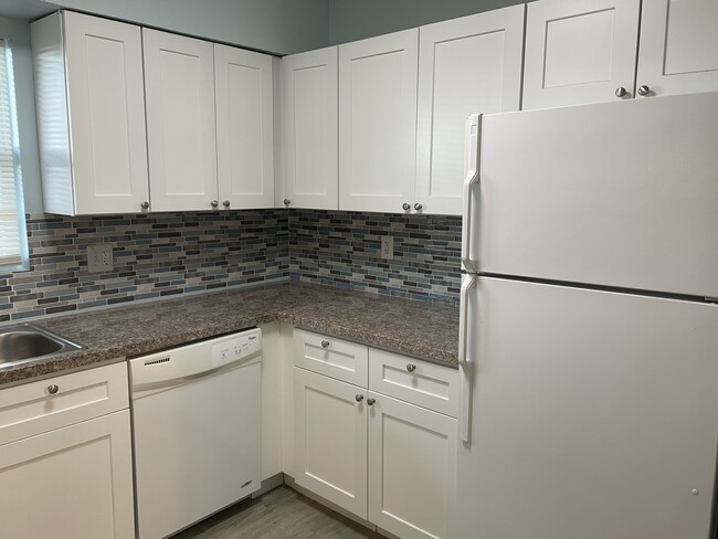 Granite countertops - 5011 N Ocean Blvd