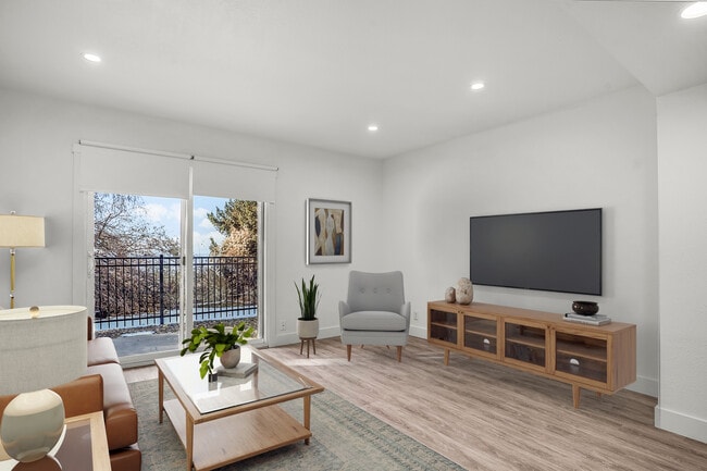 Foto del edificio - Lookout Pointe