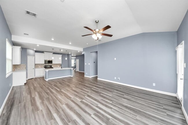 Building Photo - 931 Barstow Dr