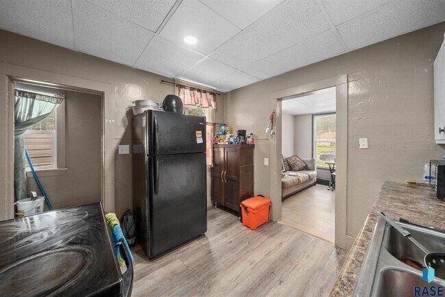 Foto del edificio - 902 W 8th St