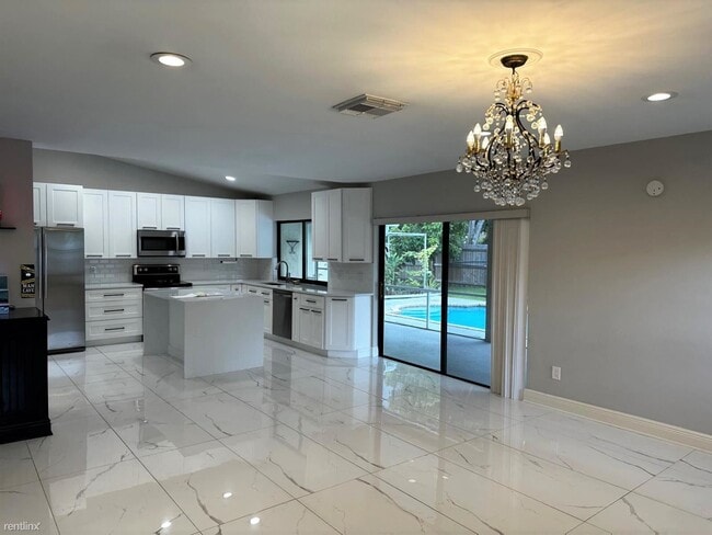 Building Photo - 4 br, 2 bath House - 20888 Sugarloaf Ln