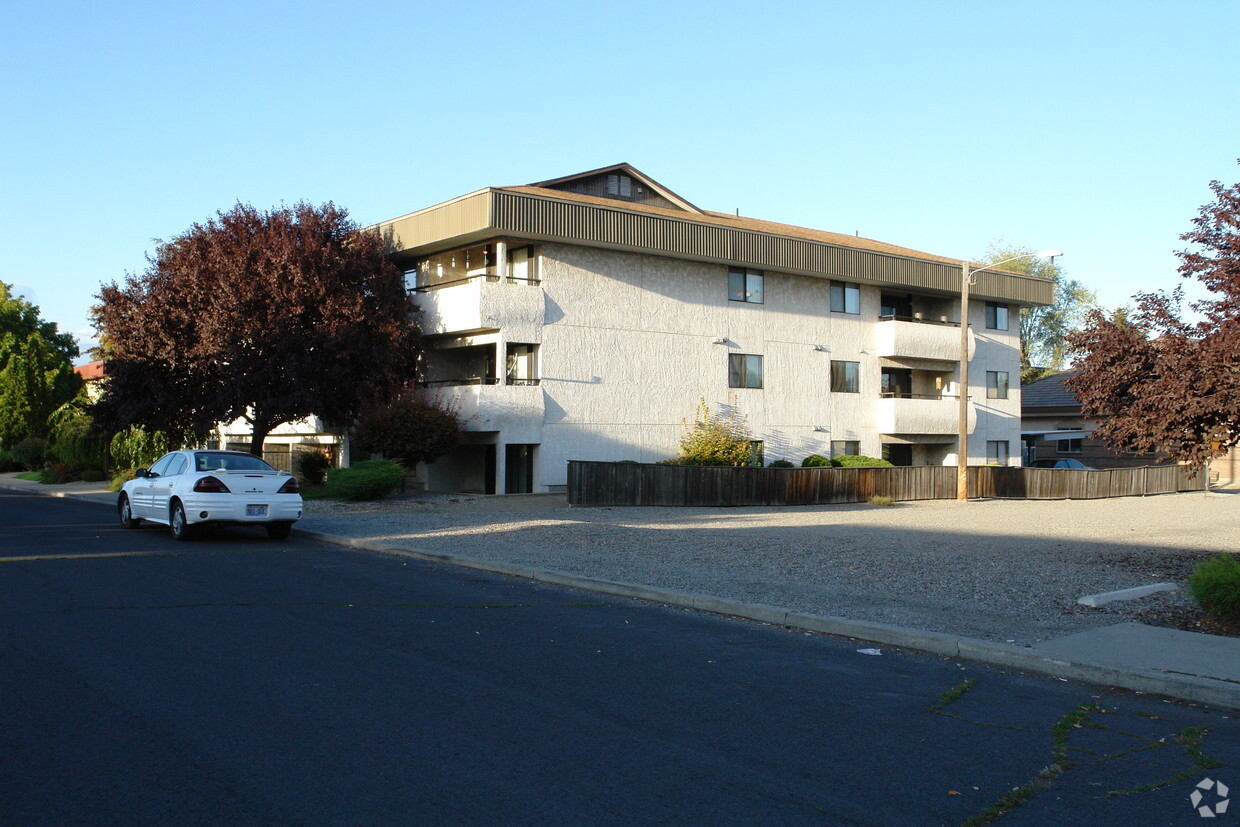 Building Photo - Ruby Wynd Apartments
