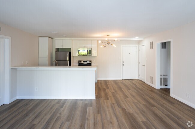 Cuarto piso 2BR, 2BA - Fountain Luxury Apartments