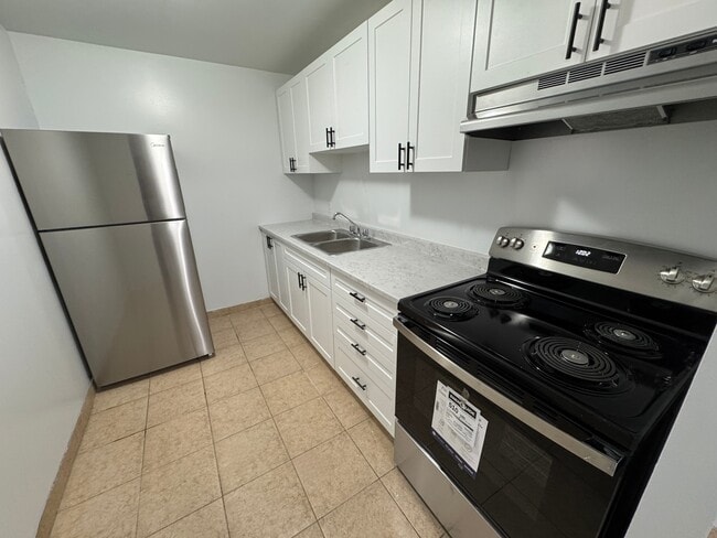 Building Photo - Carling Pointe Apartments