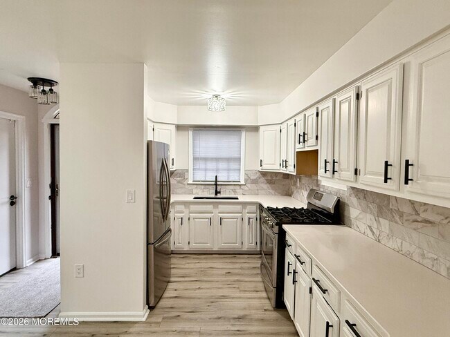 Building Photo - 41 Weller Pl