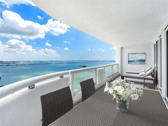Foto del edificio - 1717 N Bayshore Dr