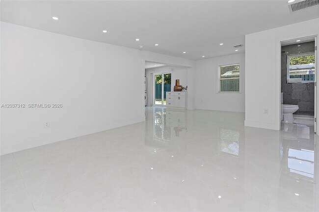 Foto del edificio - 1473 NE 30th Ct