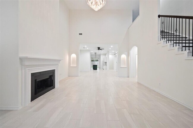 Building Photo - 3611 Spy Glass Hill Dr