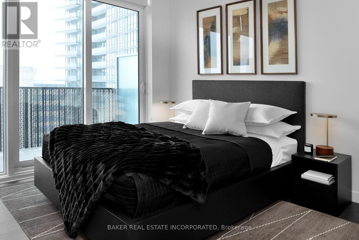 Photo principale - 15-1815 Roehampton Ave