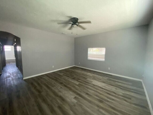 Foto del edificio - 1 Bedroom 1 Bath Duplex in Ormand Beach fo...