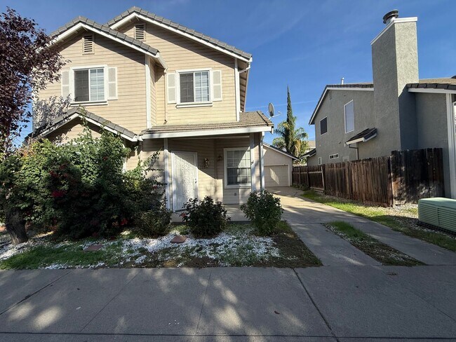 Foto del edificio - 4 bed 2.5 bath 2 story home available now!