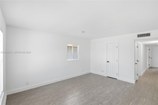 Foto del edificio - 921 NW 5th Ave