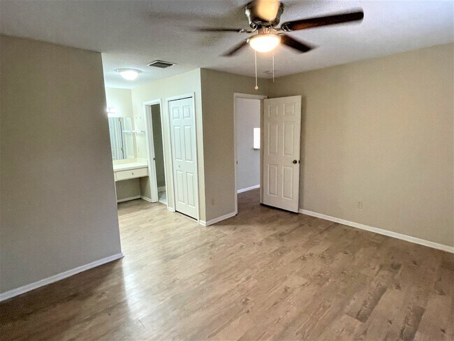 Building Photo - 124 Alder Ct