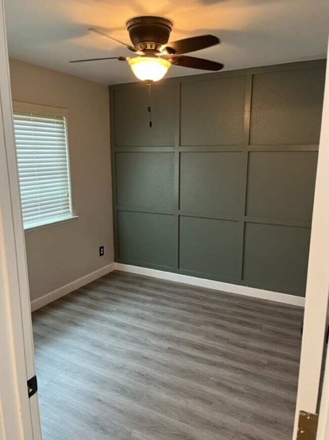 Building Photo - Coming Soon! Nice 3 bedroom 2 bathroom hou...