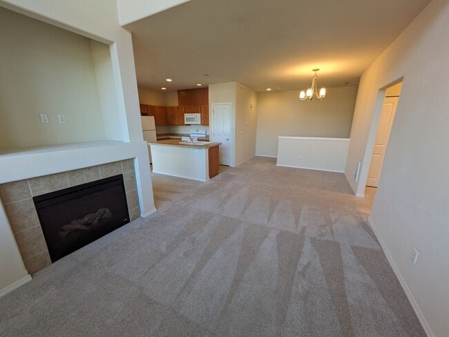 Building Photo - 2030 Garry Oaks Ave