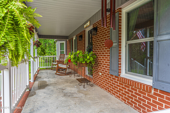 Building Photo - 30341 E Lake Rd