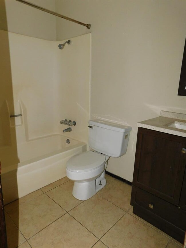 Foto del edificio - 2513 McGregor Dr