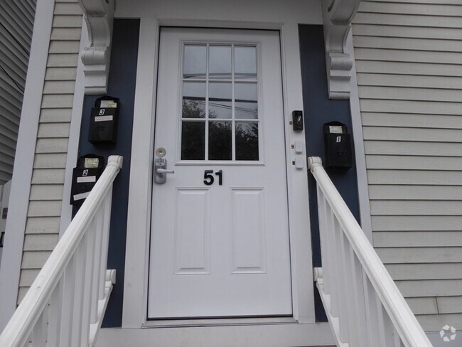Building Photo - 51 Woodward St