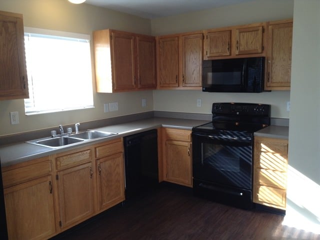 Foto del edificio - 118 Friar Tuck Dr