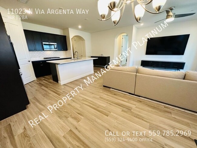 Building Photo - $2,695 Friant & Copper 3 Bed, Solar, Gated...
