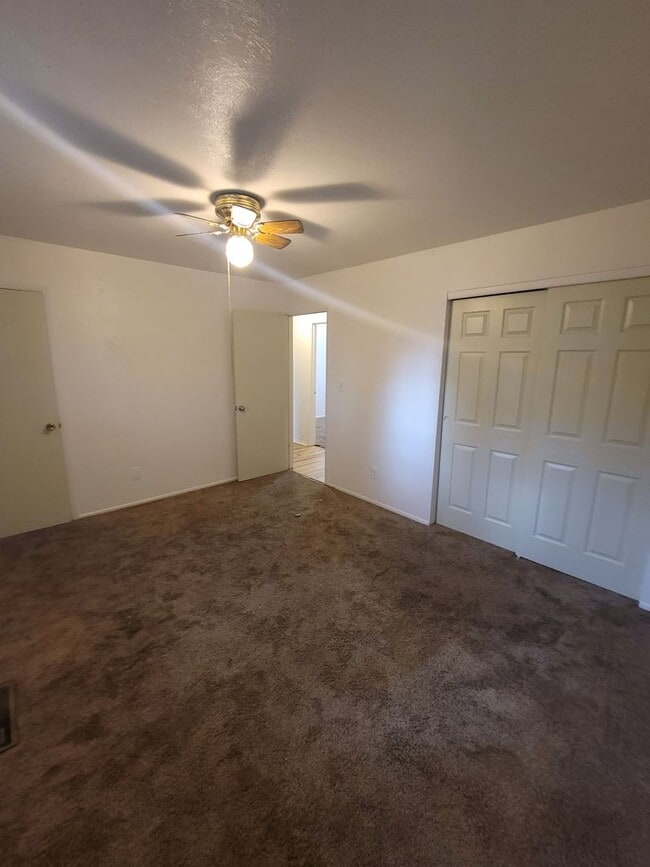 Foto del edificio - $1768 | 3BR/1BA | Spacious 3 Bedroom Home ...