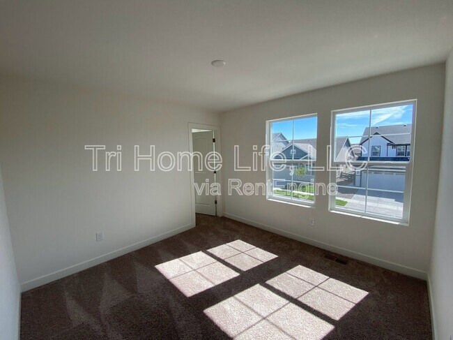 Foto del edificio - 6325 Stablecross Trl