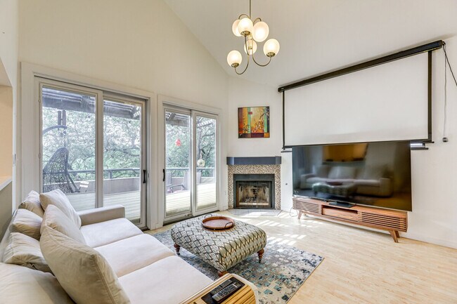 Foto del edificio - 1735 Spyglass Dr