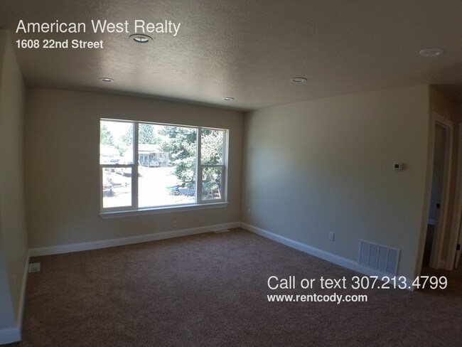 Building Photo - 1608 22nd St