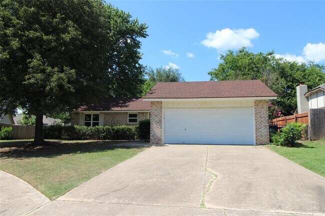 Building Photo - 1915 Rolling Stone Dr