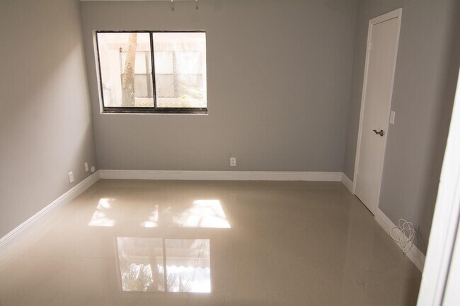Building Photo - 2900 S University Dr