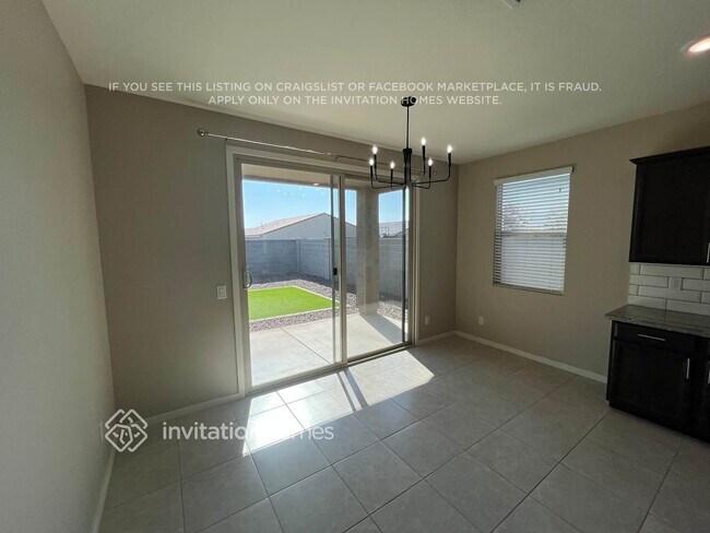 Foto del edificio - 18649 W Golden Ln