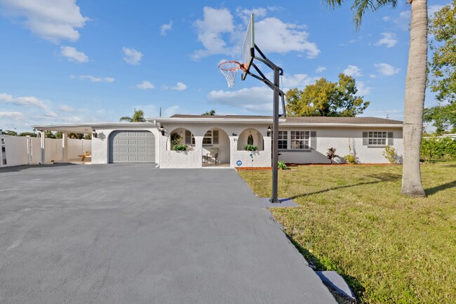 Building Photo - 4530 Underwood Dr