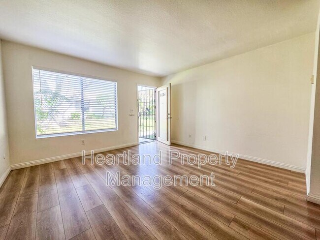 Foto del edificio - 8284 Echo Dell Rd