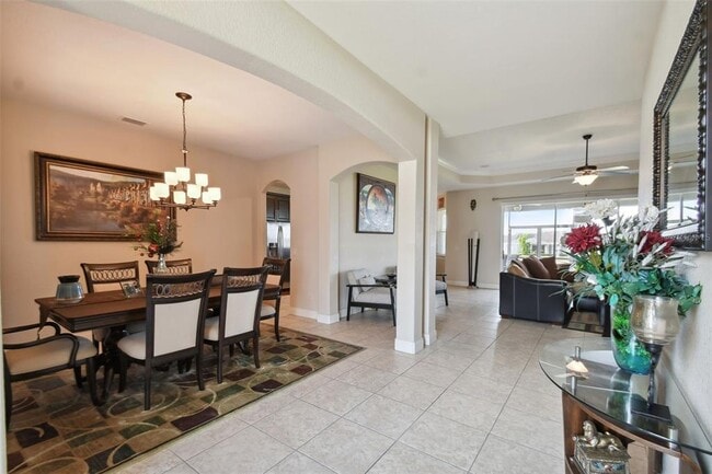 Building Photo - 6841 Bushnell Dr