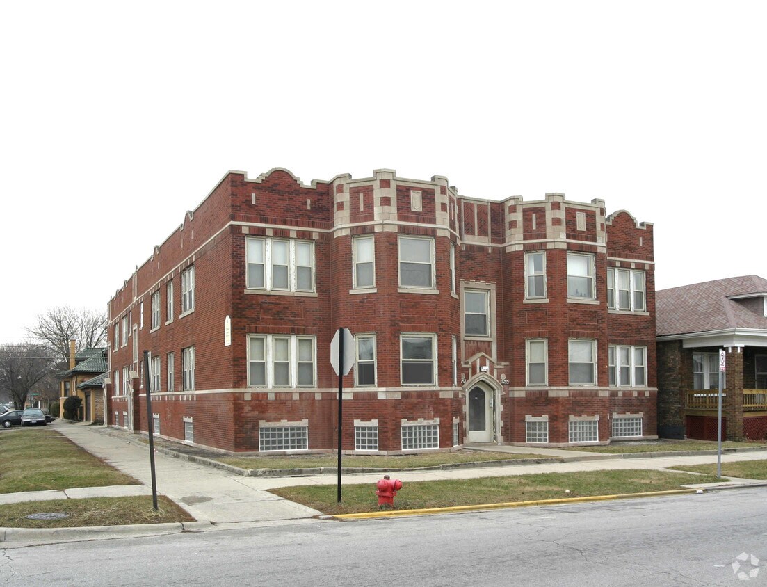 Primary Photo - 6556 S Mozart St