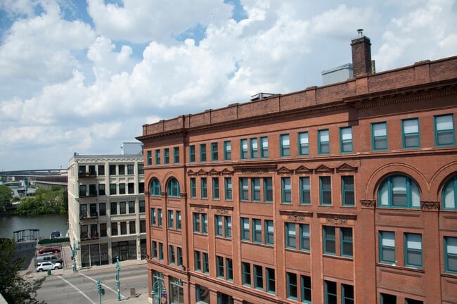 Interior Photo - Chicago Street Lofts