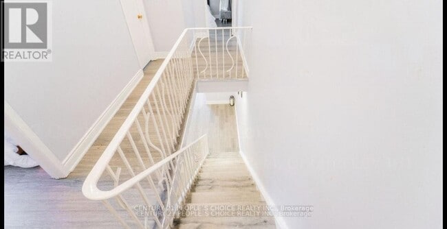 Building Photo - 62 Corby Crescent