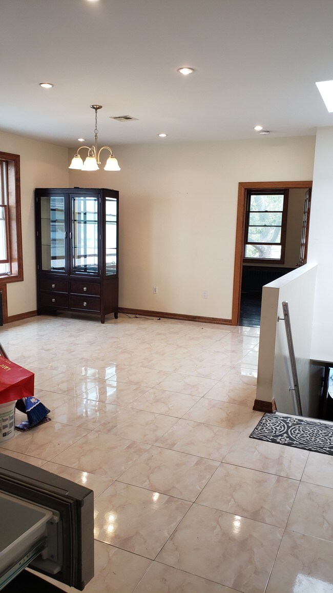 Foto del edificio - 288 Avenue W