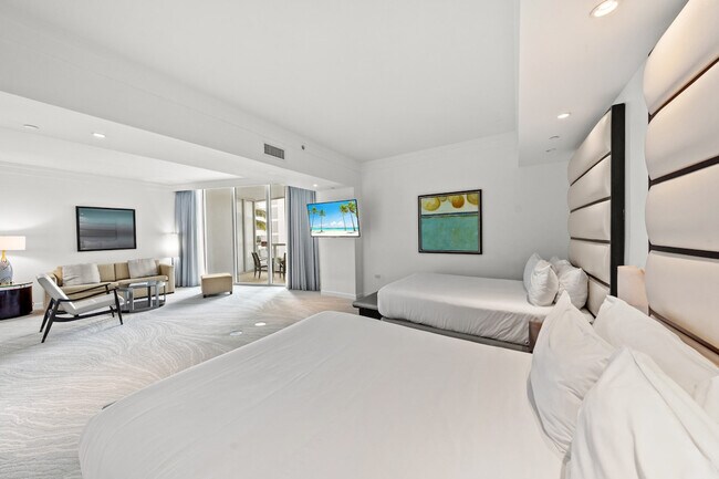 Building Photo - 4391 Collins Ave