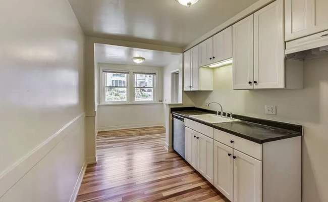 Building Photo - 2401 SE 138th Ave