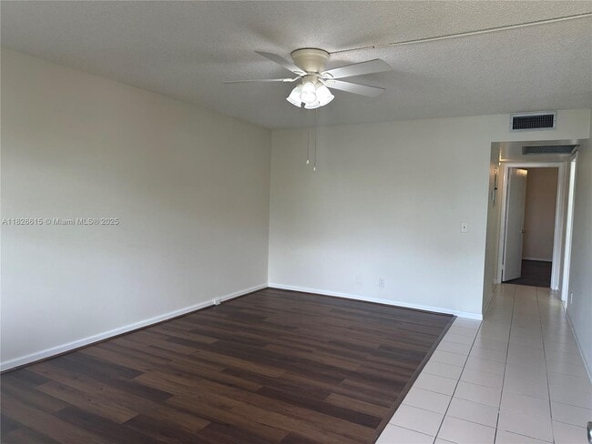 Foto del edificio - 13255 SW 9th Ct