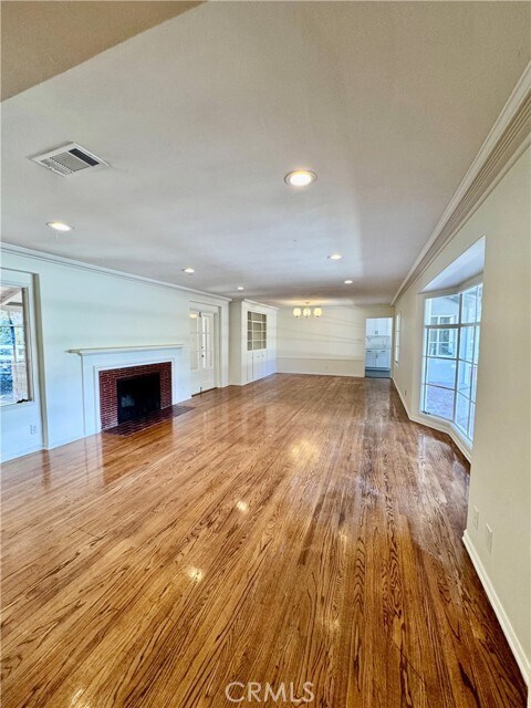 Building Photo - 3925 Chevy Chase Dr