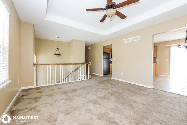 Building Photo - 1505 NW Hilltop Ln, Grain Valley, MO 64029