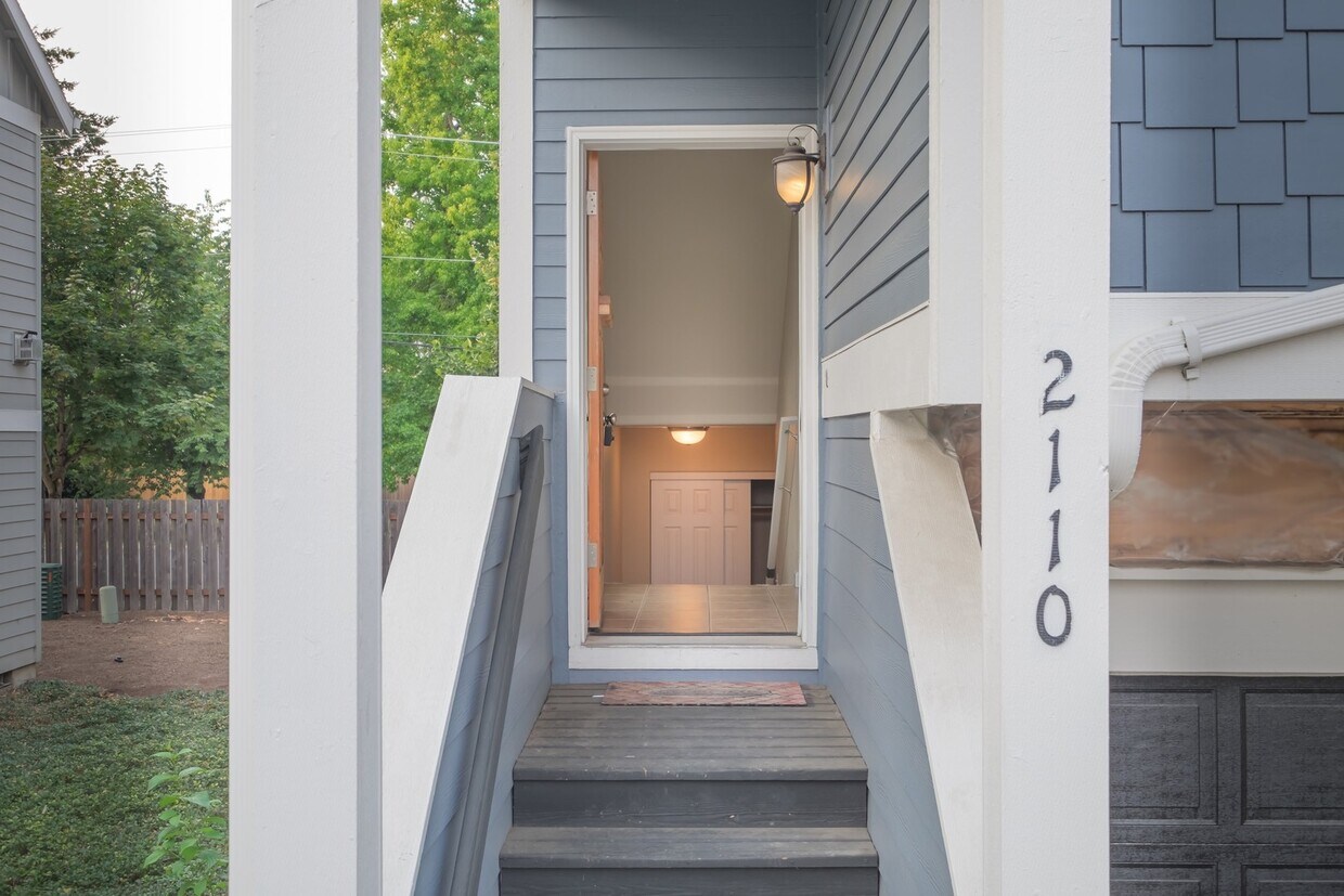 Primary Photo - 3 Bedroom 2.5 Bath Forest Grove Town home