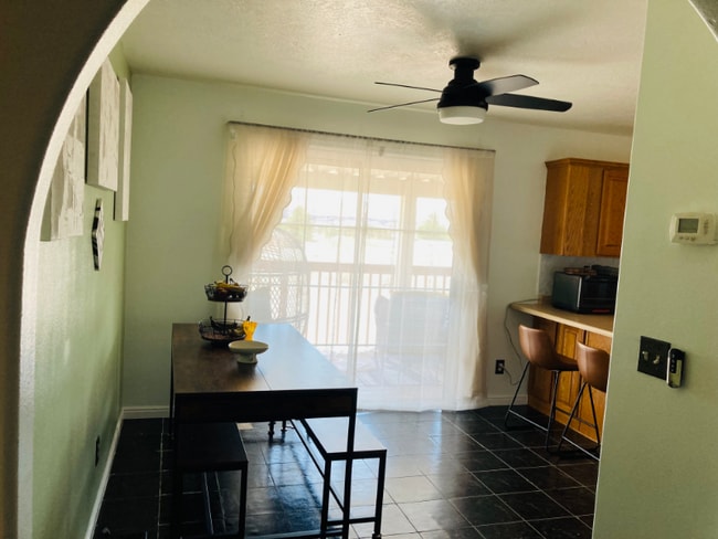 Building Photo - 1545 S Ash Creek Dr