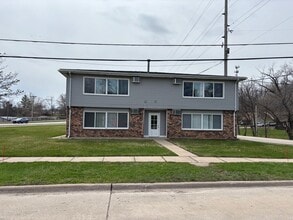 Building Photo - 1705 Edgewood Dr NW