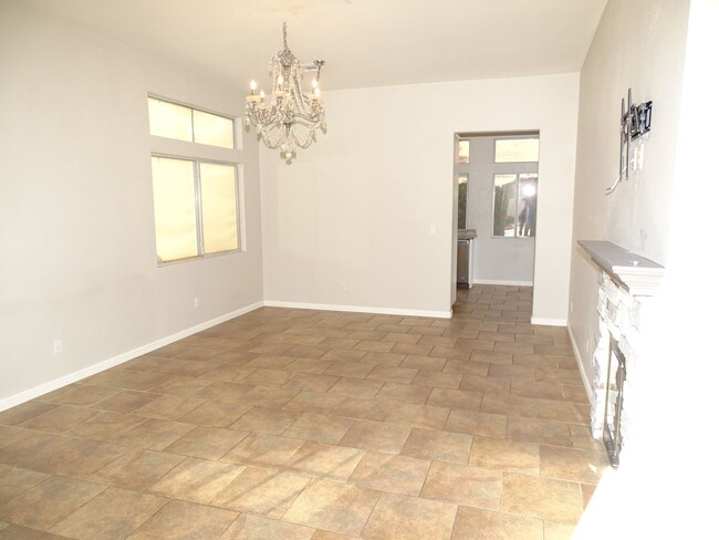Building Photo - Beautiful One Story 2 Bedroom Townhome Wit...