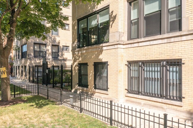 Building Photo - 5219-5227 S Drexel Ave