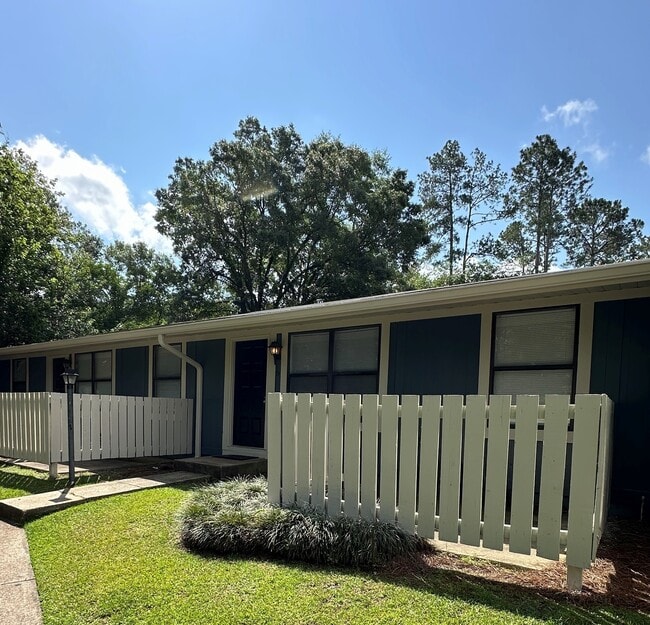 Building Photo - Meadowood